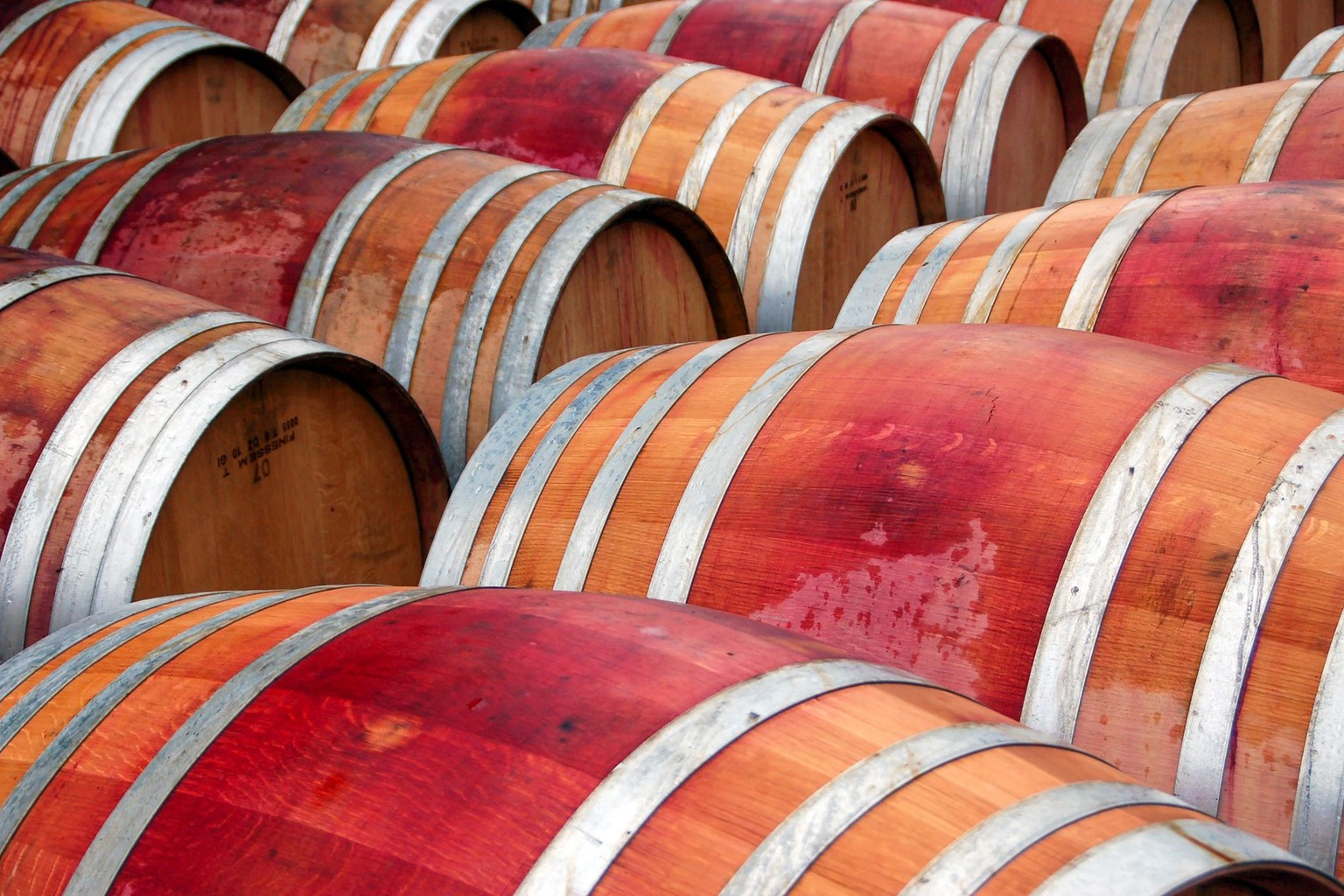 How Local Louisiana Wineries Use Oak Aging to Enhance Their Wines — How Louisiana Winemakers Time Their Oak Aging